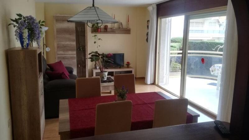 קמברילס 100M2 Big Apartment Private Garden And Pool/ 100M2 Gran Apartamento Jardin Privado Y Piscina / Acogedor Apartamento En Zona Tranquila Y Agradable מראה חיצוני תמונה