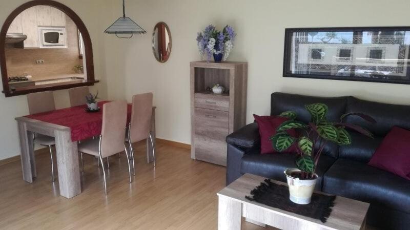 קמברילס 100M2 Big Apartment Private Garden And Pool/ 100M2 Gran Apartamento Jardin Privado Y Piscina / Acogedor Apartamento En Zona Tranquila Y Agradable מראה חיצוני תמונה